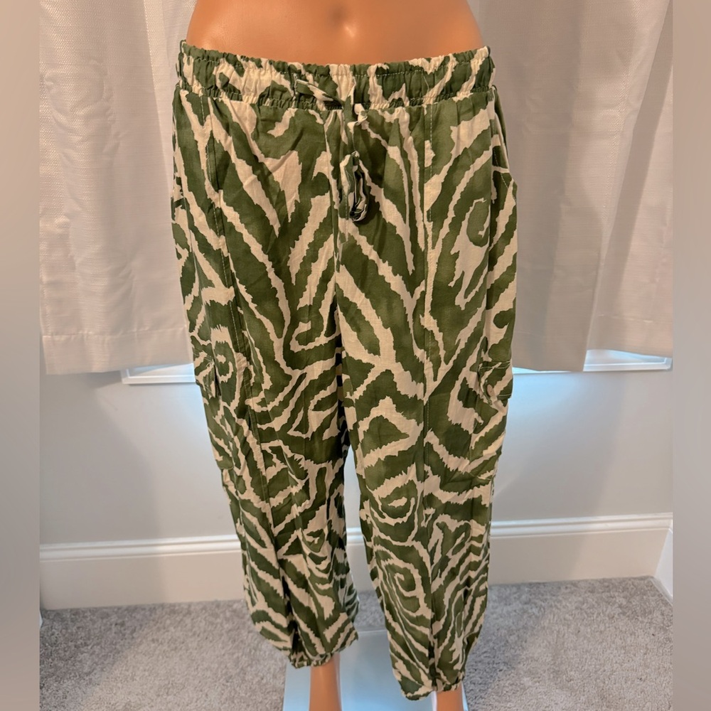 Cool Haute Hippie size L green cream print elastic waist cargo joggers NWT